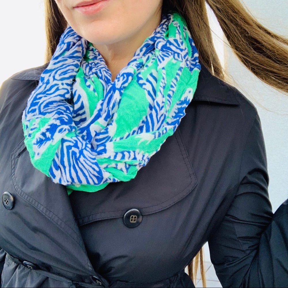 Lilly Pulitzer Blue Zebra 🦓 Turquoise Infinity Scarf - Picture 10 of 16
